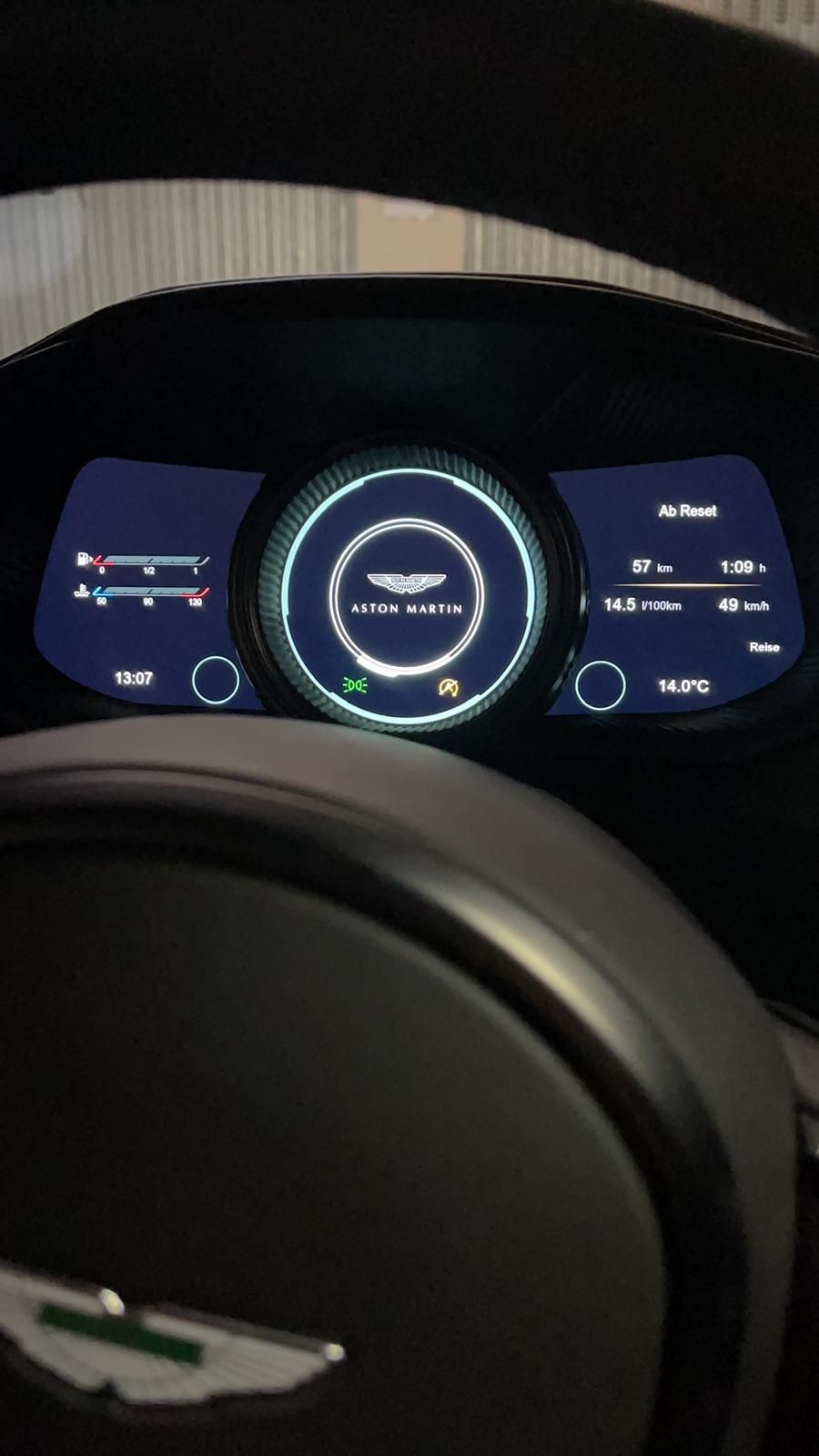 Aston Martin DB11 V12