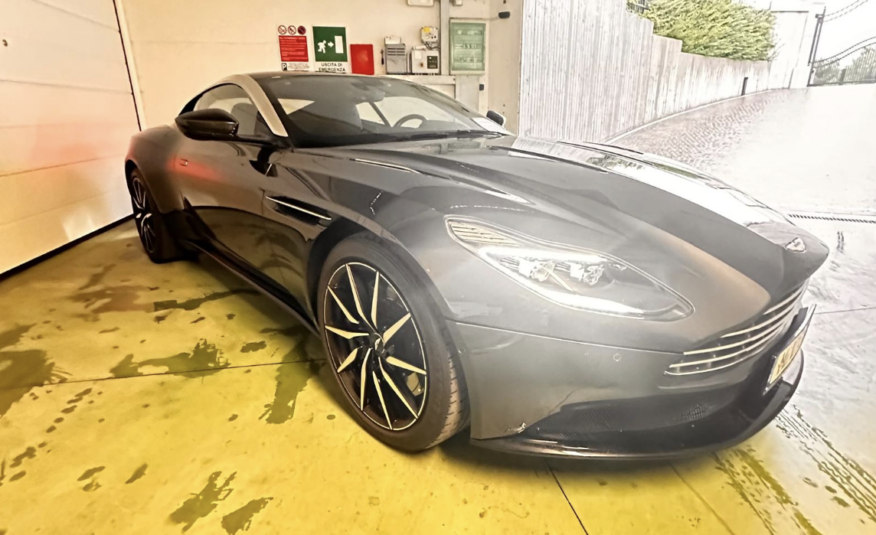 Aston Martin DB11 V12