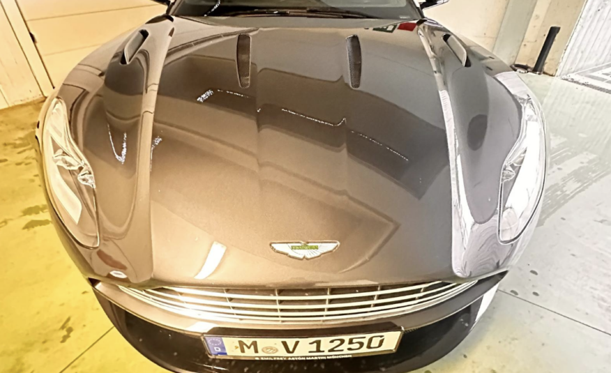 Aston Martin DB11 V12