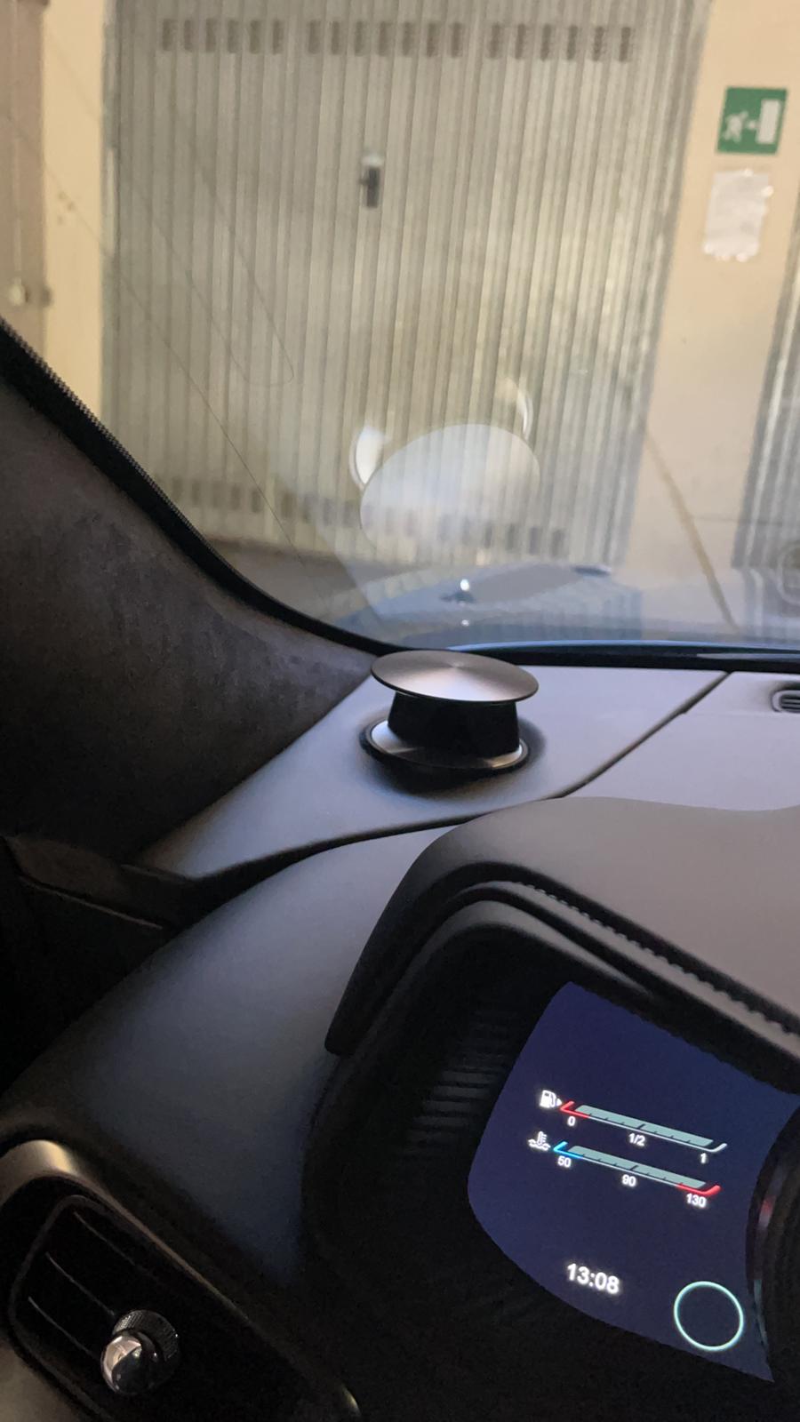 Aston Martin DB11 V12