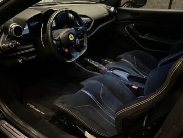 Ferrari F8 Tributo Full Optional