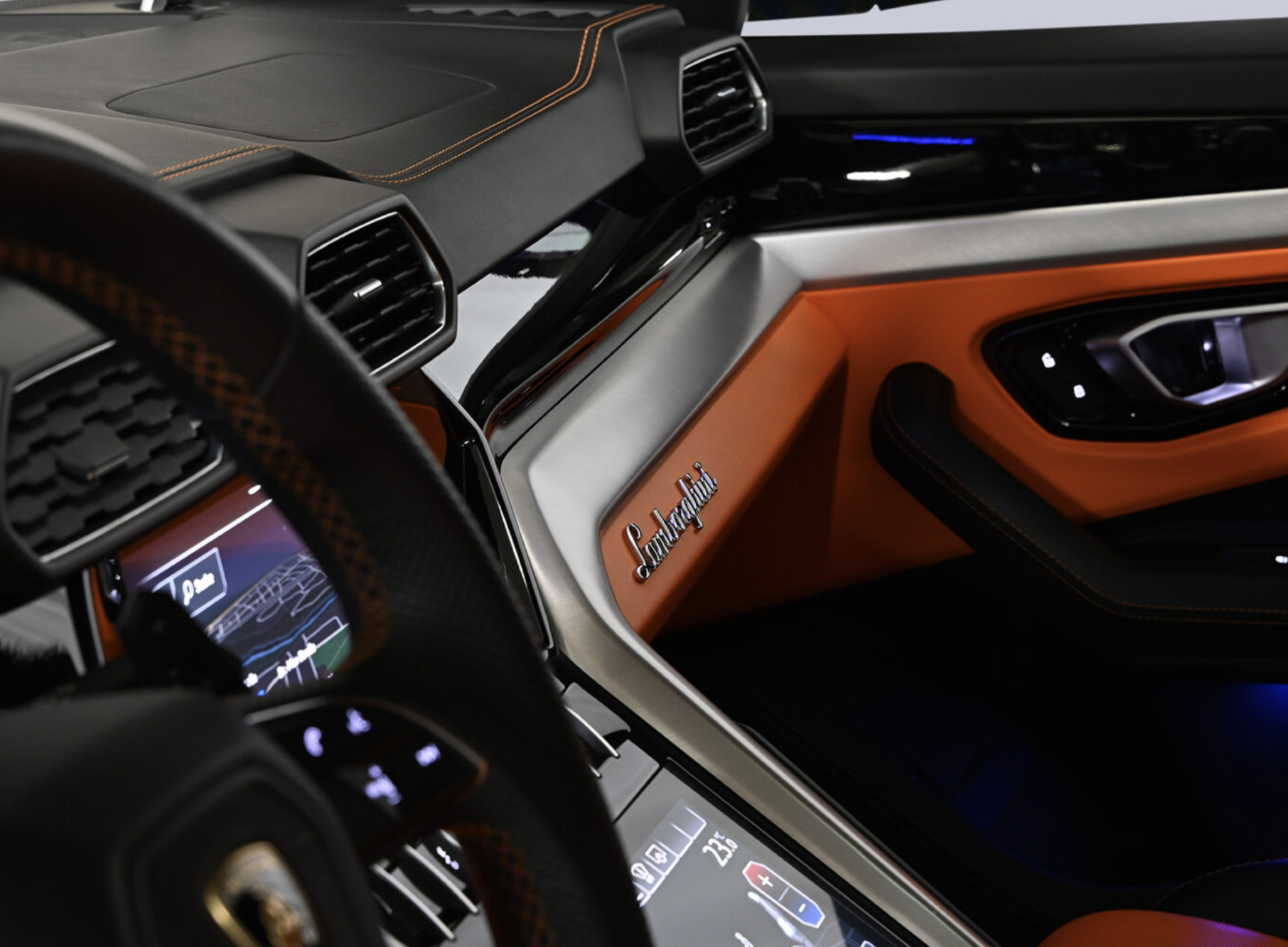 Lamborghini Urus MATRIX Panorama HUD 23 Zoll Sportivo Full Optional