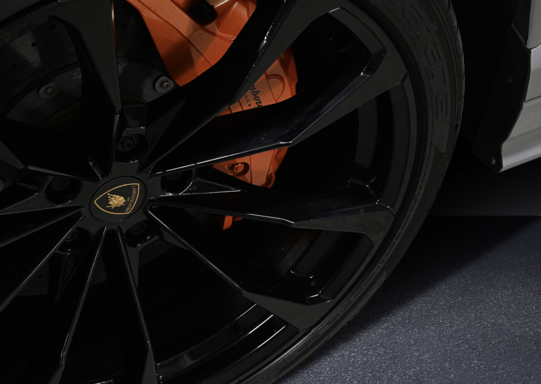 Lamborghini Urus MATRIX Panorama HUD 23 Zoll Sportivo Full Optional