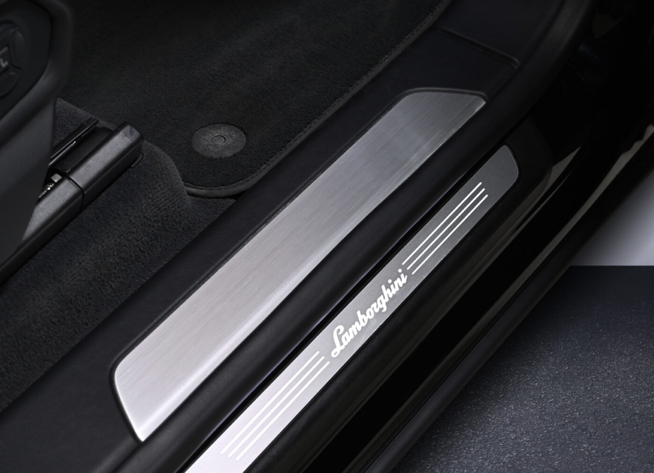 Lamborghini Urus MATRIX Panorama HUD 23 Zoll Sportivo Full Optional